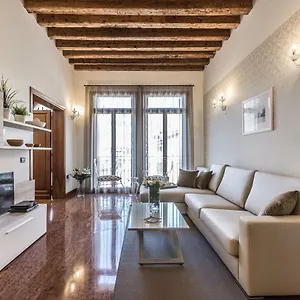 Ca' Del Monastero 1 Collection For 4 Guests With Balcony And Lift Venice